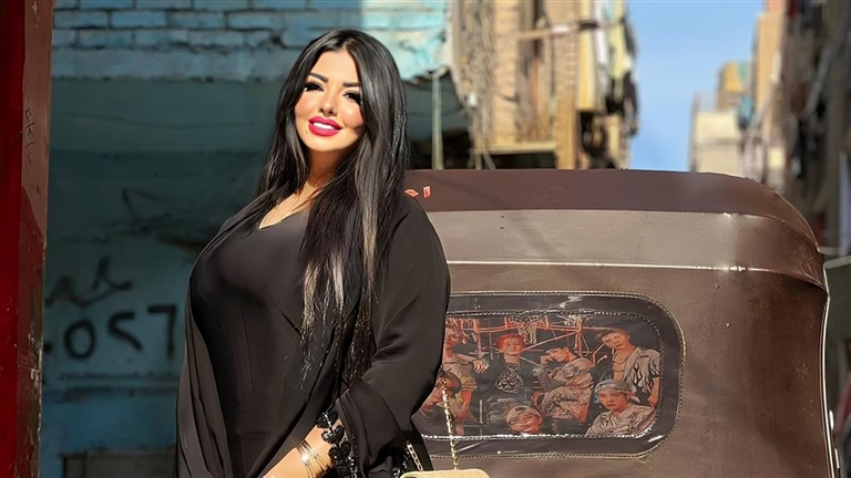 البلوغر هبة طارق
