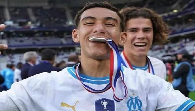 الموهبة التونسية أنيس دوبال