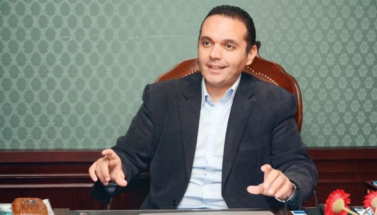 مدحت نافع الخبير الاقتصادي 
