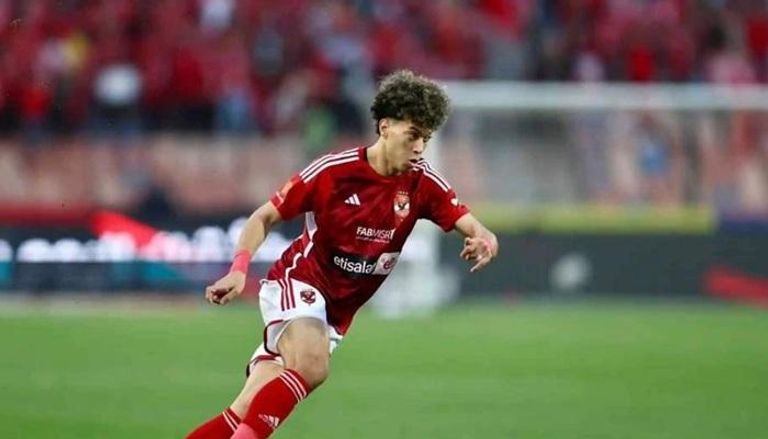 إمام عاشور لاعب الأهلي