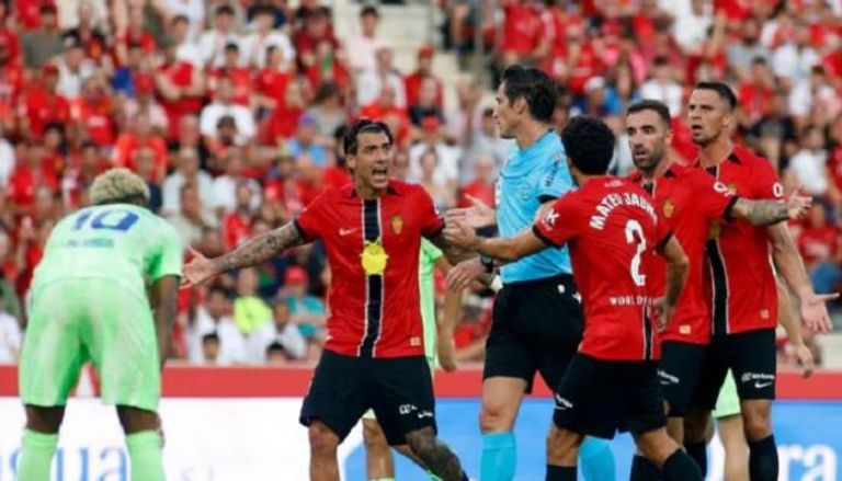 جانب من مباراة مايوركا وبرشلونة