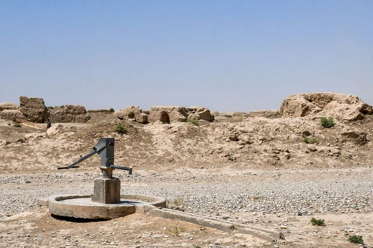 الظواهر المائية القصوى ما بين الجفاف والفيضانات تدفع الأفغان إلى النزوح