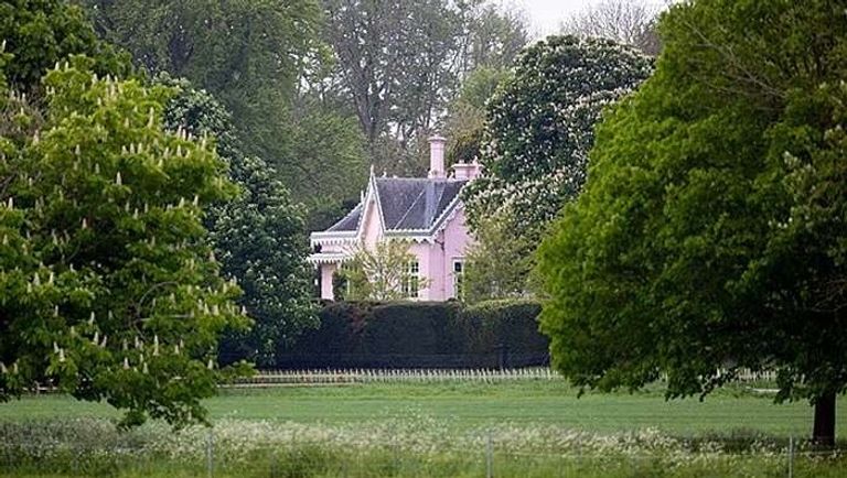 كوخ "أديلايد" قصر فورست لودج