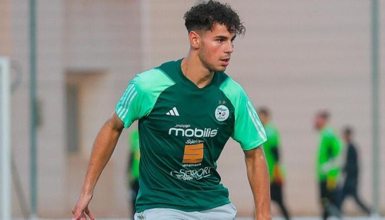 شياخة مهاجم منتخب الجزائر