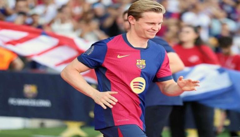 فرينكي دي يونغ لاعب برشلونة 