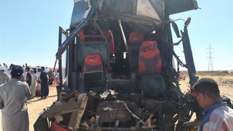 تصادم سيارات بمصر يسفر عن 20 إصابة