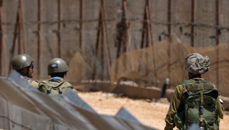 دورية للجيش الإسرائيلي على طول السياج الحدودي مع سوريا