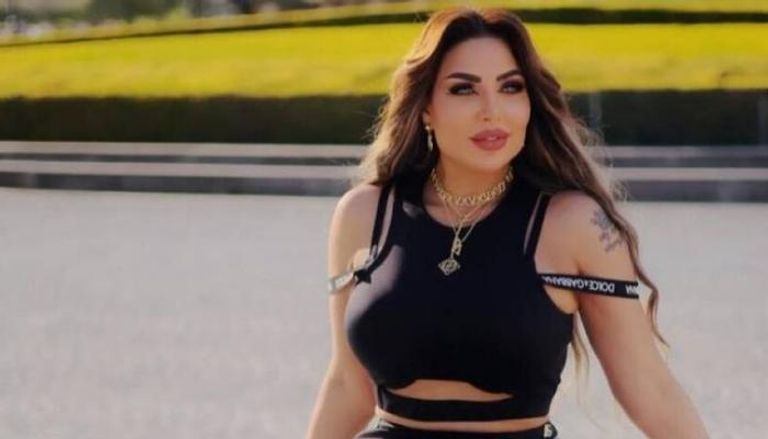 الإعلامية سارة خليفة