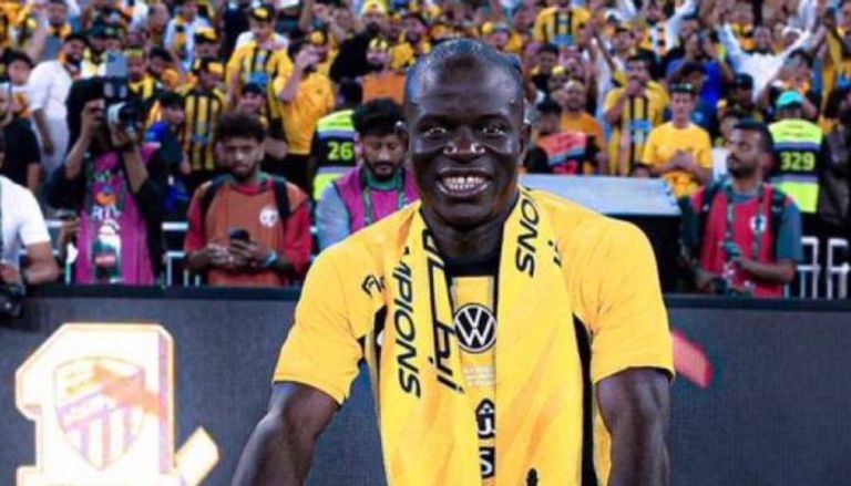 نغولو كانتي لاعب الاتحاد