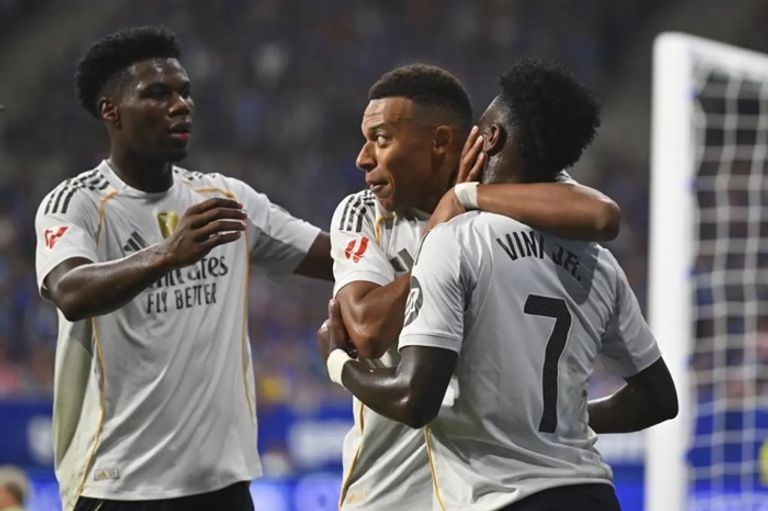 فينيسيوس جونيور فينيسيوس جونيور نجم ريال مدريد