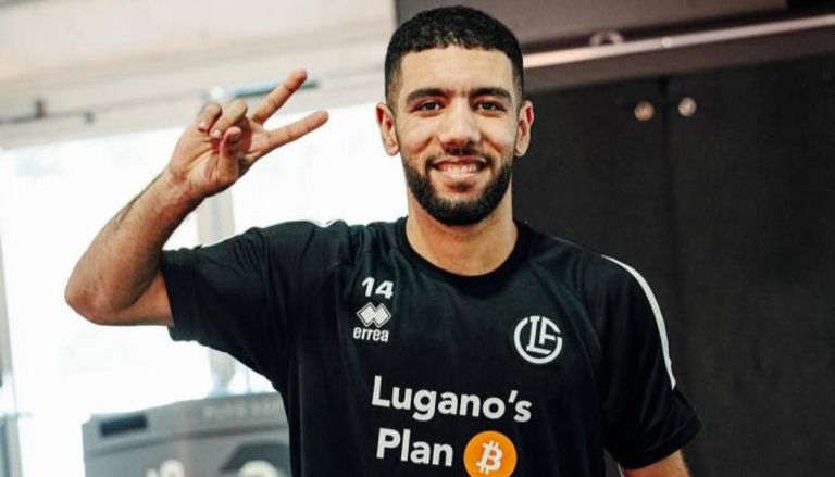 قندوسي لاعب لوغانو السويسري