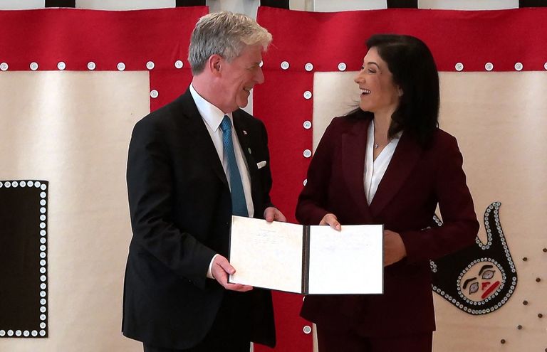 جانب من توقيع الاتفاق