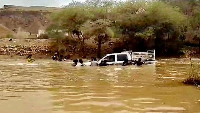 آثار فيضانات اليمن