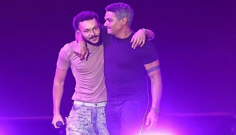 حقيقة ظهور آسر ياسين بأقراط في مهرجان العالمين حقيقة ظهور آسر ياسين بأقراط في مهرجان العالمين