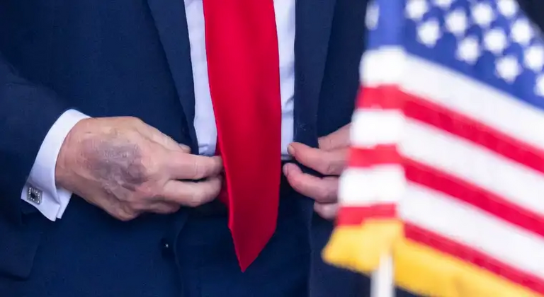 الرئيس الأمريكي دونالد ترامب الرئيس الأمريكي دونالد ترامب