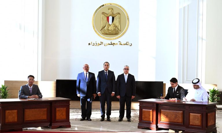جانب من توقيع الاتفاقية - مجلس الوزراء المصري جانب من توقيع الاتفاقية - مجلس الوزراء المصري