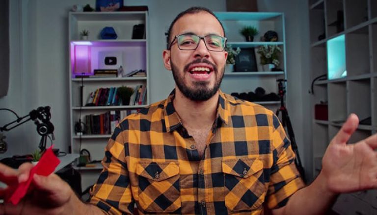 اليوتيوبر المصري أحمد أبو زيد يواصل نشاطه من خارج مصر اليوتيوبر المصري أحمد أبو زيد يواصل نشاطه من خارج مصر