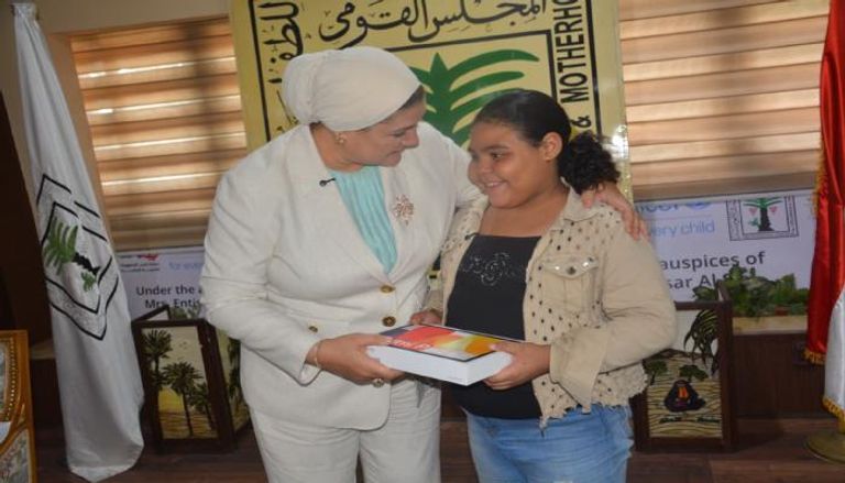 تكريم الطفلة المصرية هايدي ومنحها لقب سفيرة للرحمة
