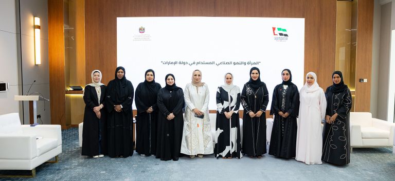 جانب من الجلسة الحوارية جانب من الجلسة الحوارية