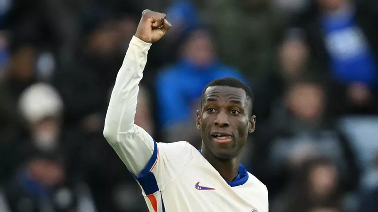 نيكولاس جاكسون السويدي ألكسندر إيزاك