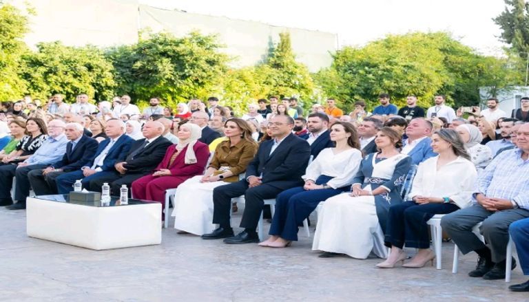 إطلالة الملكة رانيا في موسم الخريف 2025