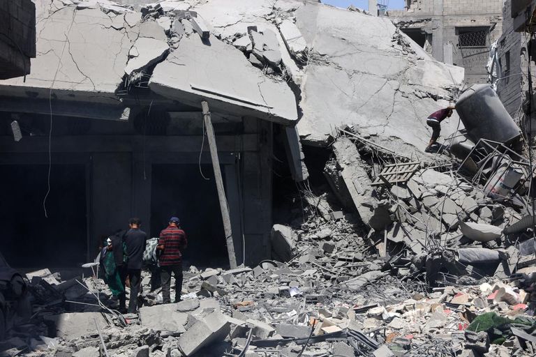 دبابات إسرائيلية في محيط مدينة غزة