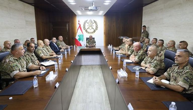 اجتماع للجيش سبق الإعلان الحكومي اليوم الجمعة