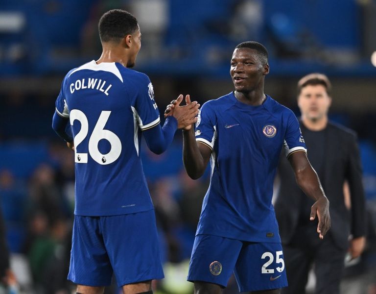  مويسيس كايسيدو وليفي كولويل 