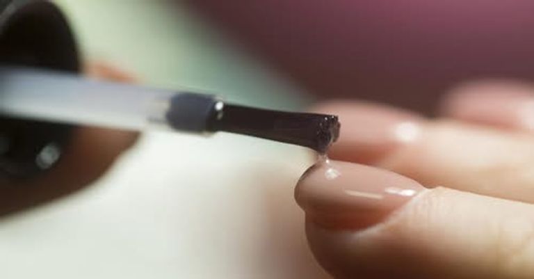 طلاء الأظافر