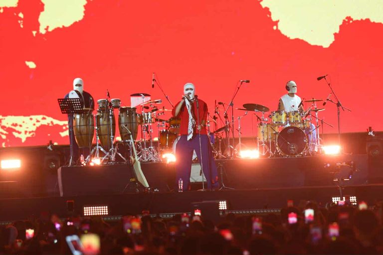 المطرب الملثم "تووليت"