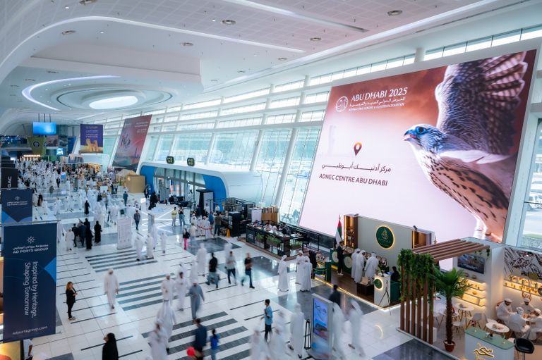 شرطة أبوظبي تعرض ابتكاراتها في معرض الصيد والفروسية 2025