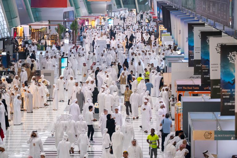 اليوم الثالث من معرض أبوظبي الدولي للصيد والفروسية اليوم الثالث من معرض أبوظبي الدولي للصيد والفروسية