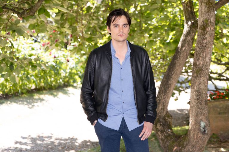 الصدام يشتعل بين أبناء آلان ديلون