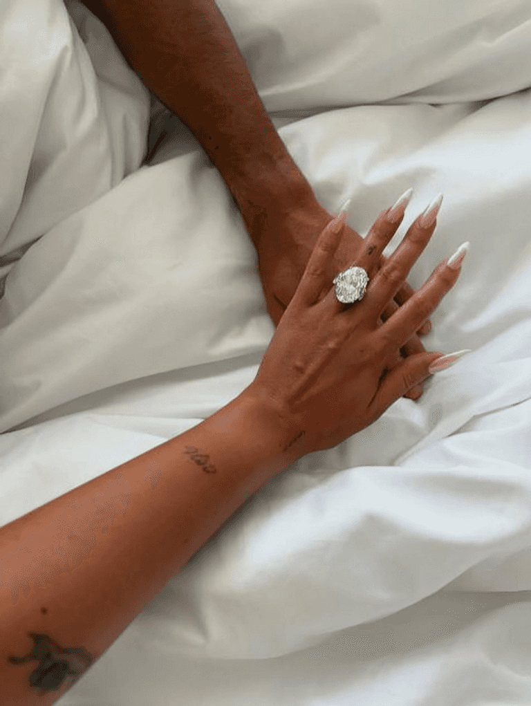 خواتم خطوبة الملكات والنجمات خاتم خطوبة تايلور سويفت