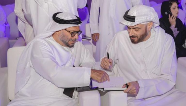 جمال السويدي يطلق كتابه «الرحم الاصطناعي»