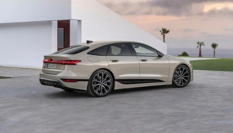 سيارة Audi A6 e-tron
