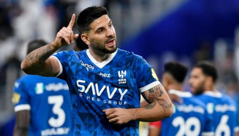 ألكسندر ميتروفيتش مهاجم الهلال السعودي السابق