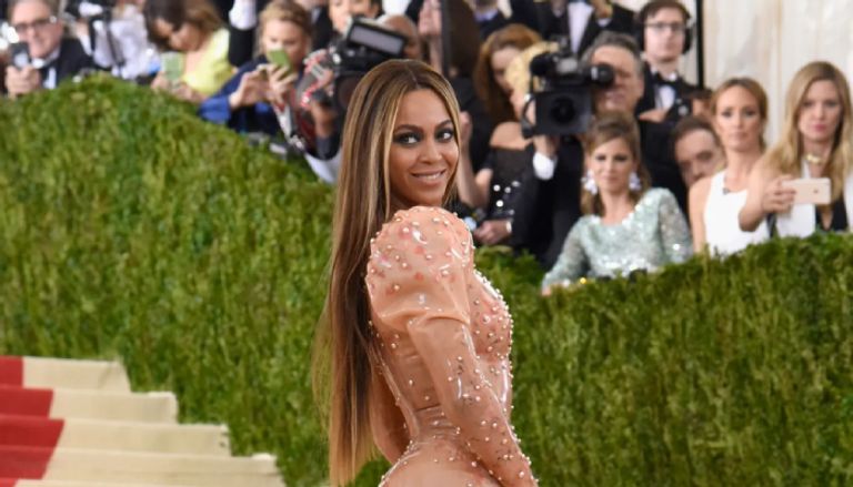 إطلالات بيونسيه احتفالا بيوم ميلادها إطلالات بيونسيه احتفالا بيوم ميلادها