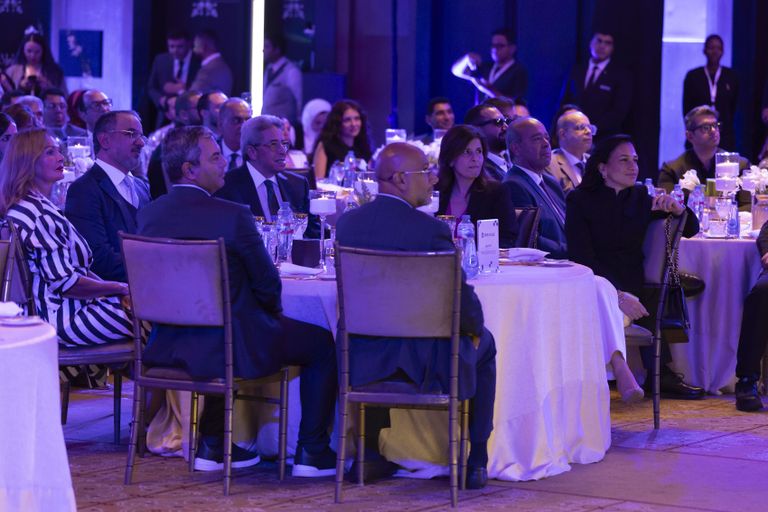 «بريدج» تجمع 300 شخصية بارزة في القاهرة 