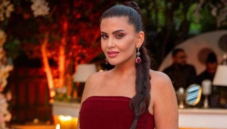 الفنانة دانا حمدان