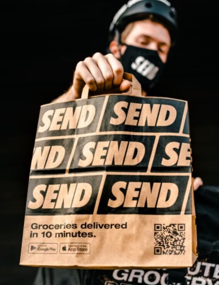 عامل توصيل شركة "سيند" شركة «سيند» الأسترالية