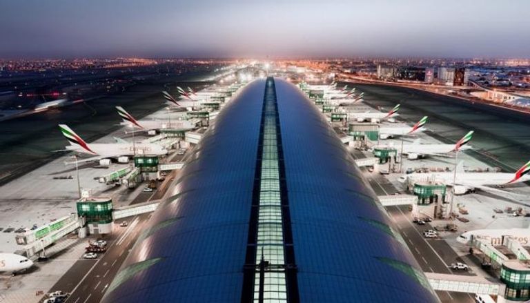 مطارات الإمارات تتجاوز حاجز المليار مسافر خلال 10 سنوات