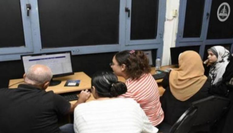 تقليل الاغتراب لطلاب المرحلة الثالثة 