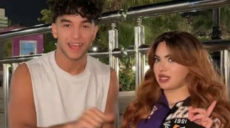 البلوغر مؤمن الشهير بـ"مونلي"