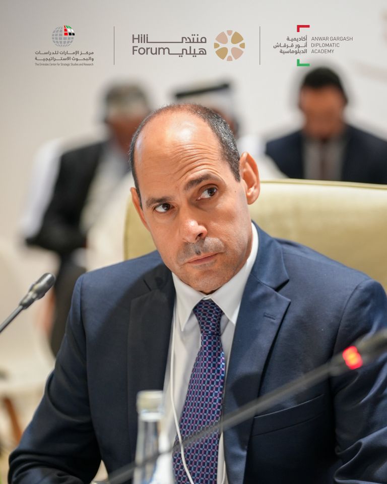 المشاركون في جلسة المنتدى