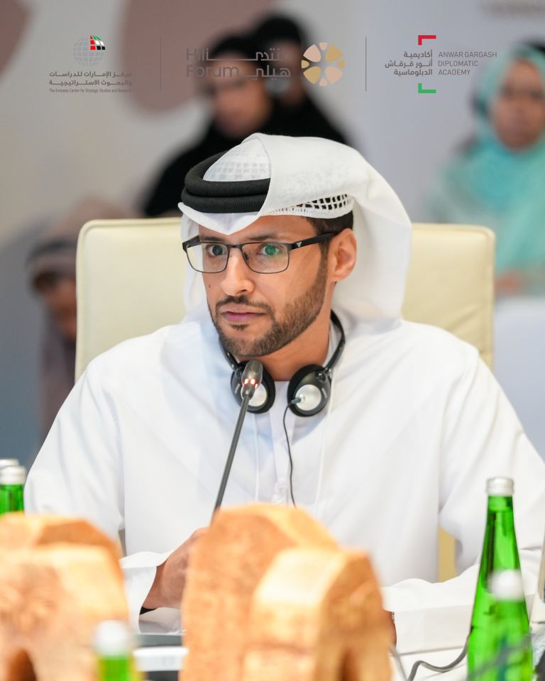 خالد النعيمي، مدير عام المؤسسة الاتحادية للشباب في دولة الإمارات المشاركون في جلسة منتدى هيلي