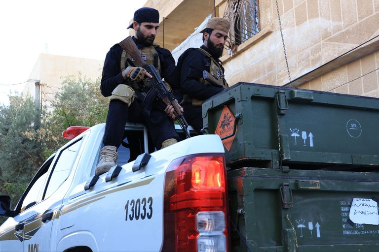 صور نشرتها الداخلية السورية لعملية القبض على الخلية