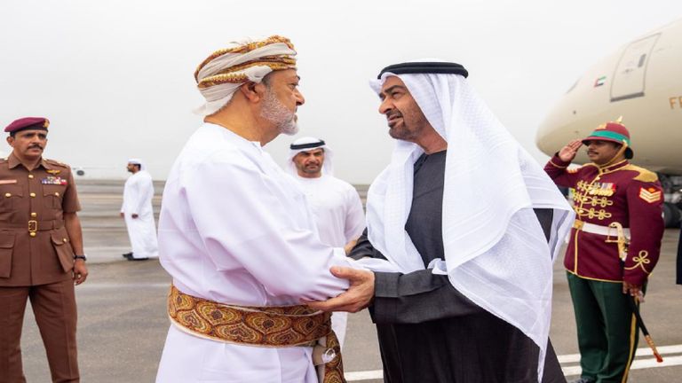 الشيخ محمد بن زايد آل نهيان وسلطان عمان