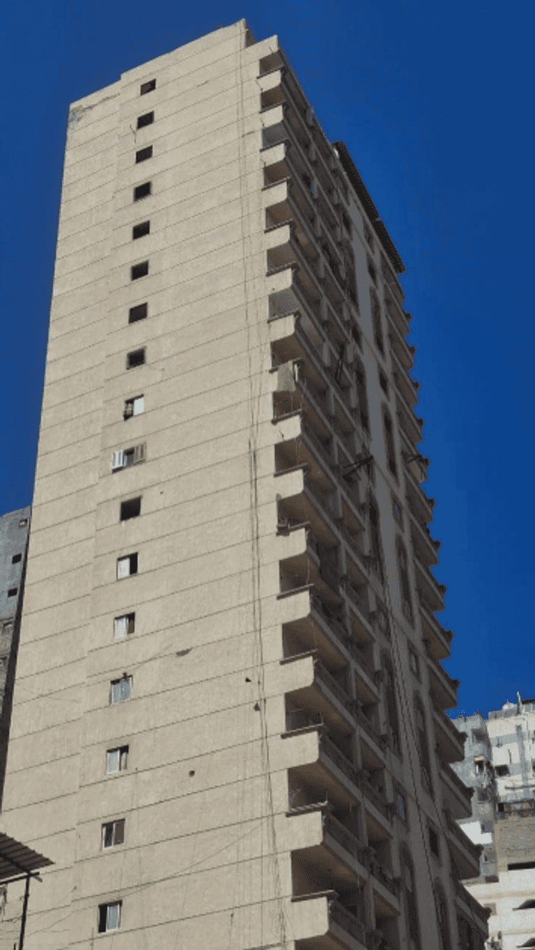 عقار الإسكندرية المائل