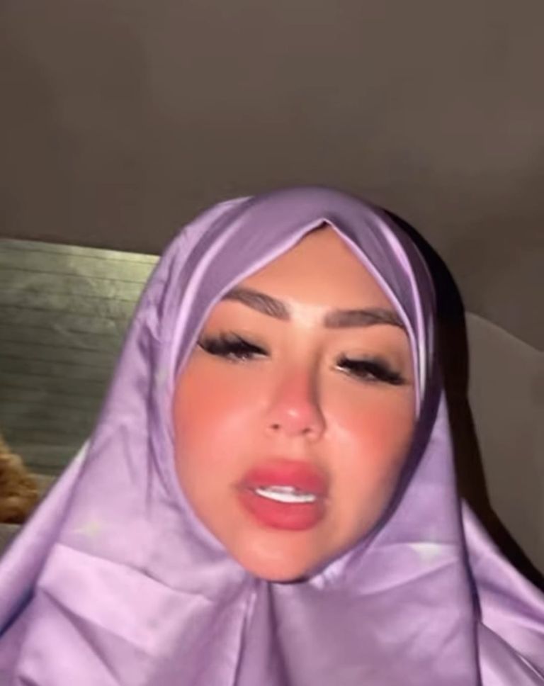 هدير عبدالرازق بالحجاب